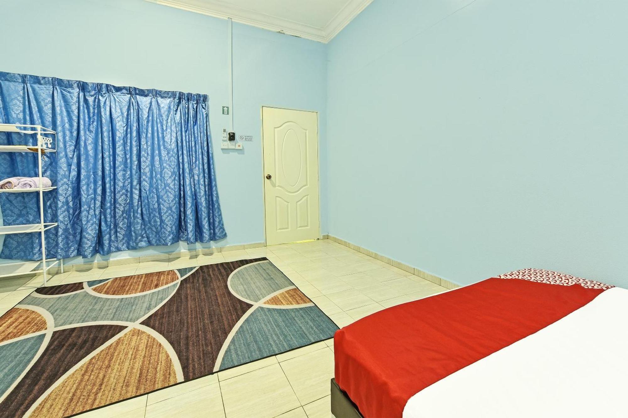 Oyo 90551 Zn Mix Homestay & Roomstay Kampung Raja Zewnętrze zdjęcie
