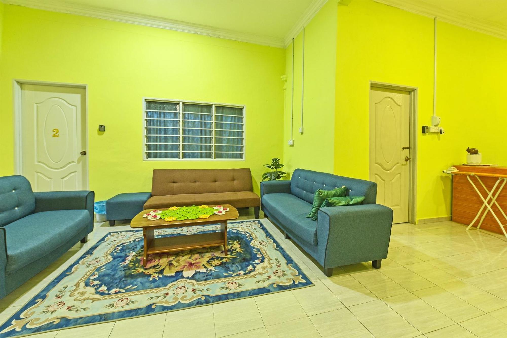 Oyo 90551 Zn Mix Homestay & Roomstay Kampung Raja Zewnętrze zdjęcie