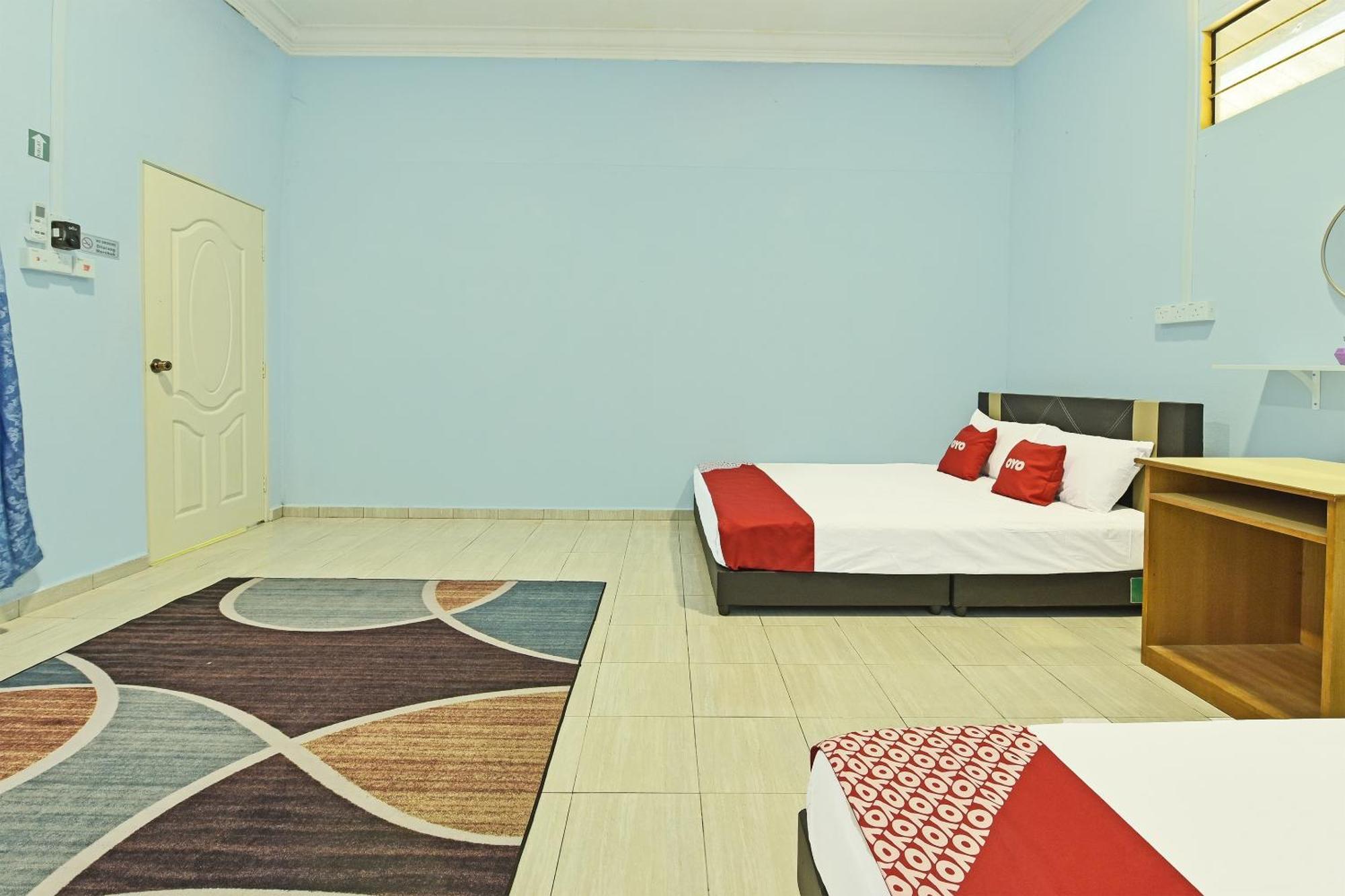 Oyo 90551 Zn Mix Homestay & Roomstay Kampung Raja Zewnętrze zdjęcie