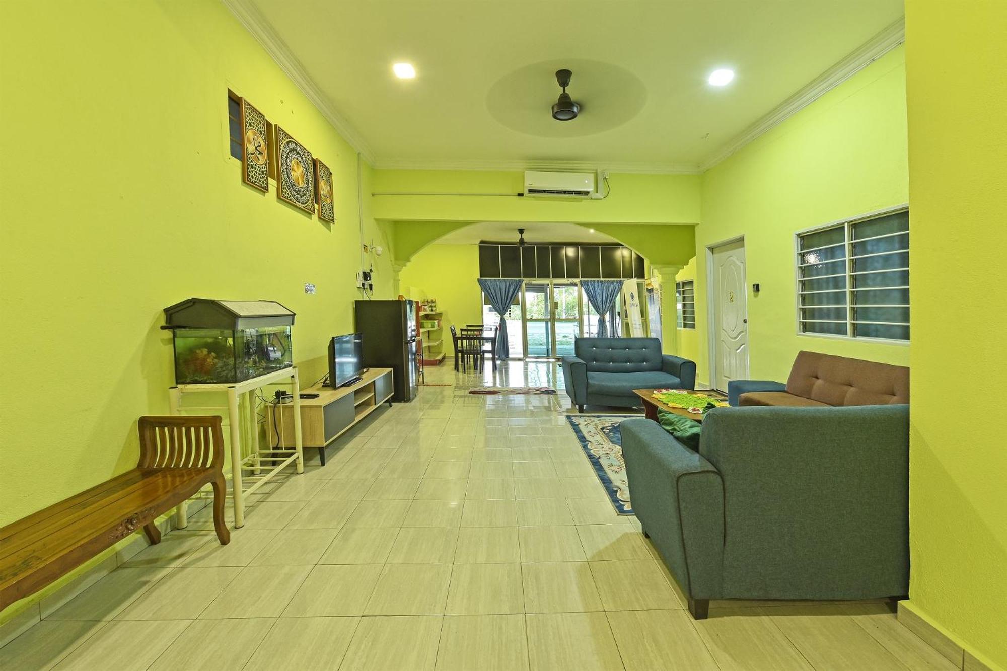 Oyo 90551 Zn Mix Homestay & Roomstay Kampung Raja Zewnętrze zdjęcie