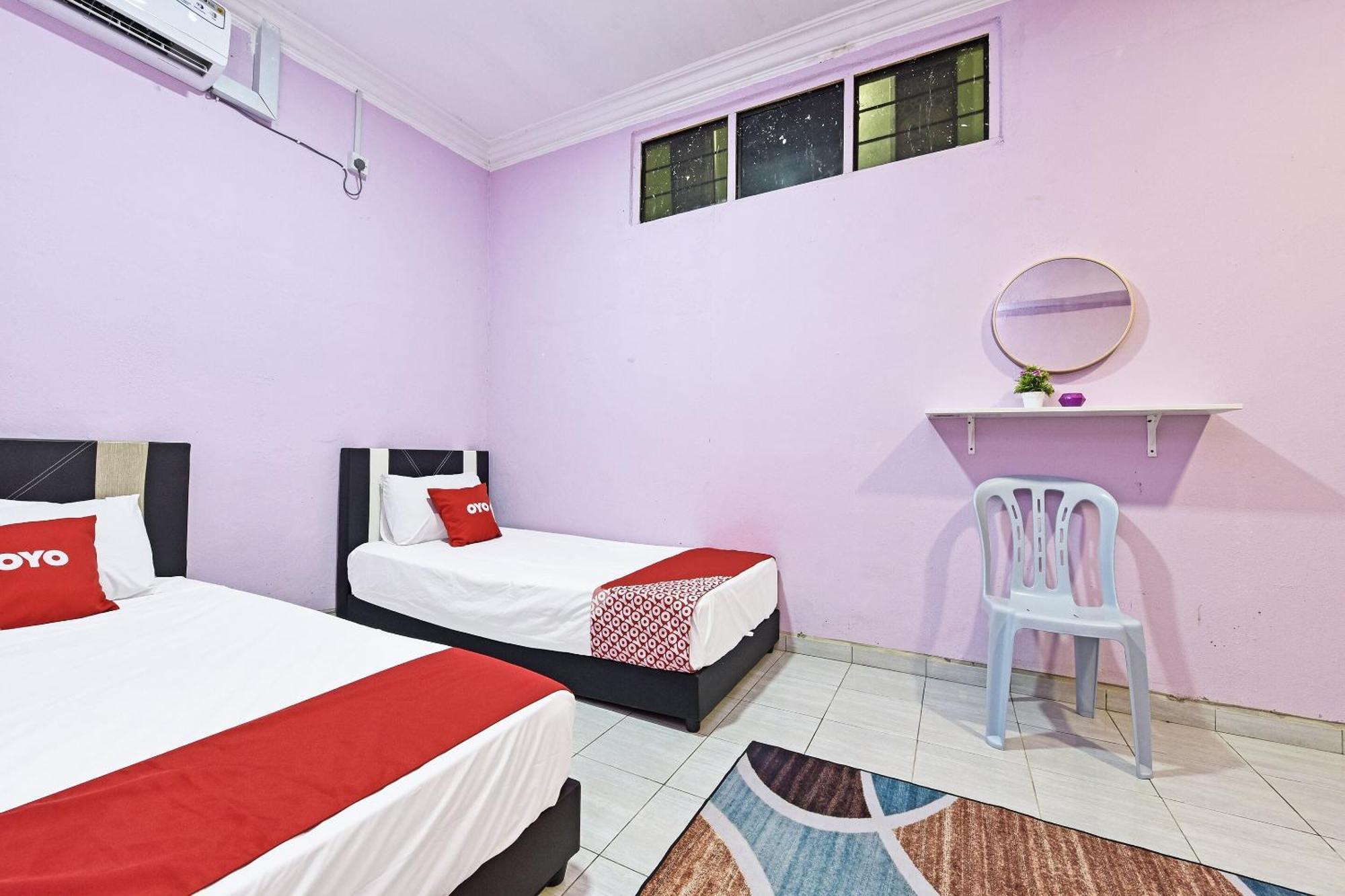 Oyo 90551 Zn Mix Homestay & Roomstay Kampung Raja Zewnętrze zdjęcie