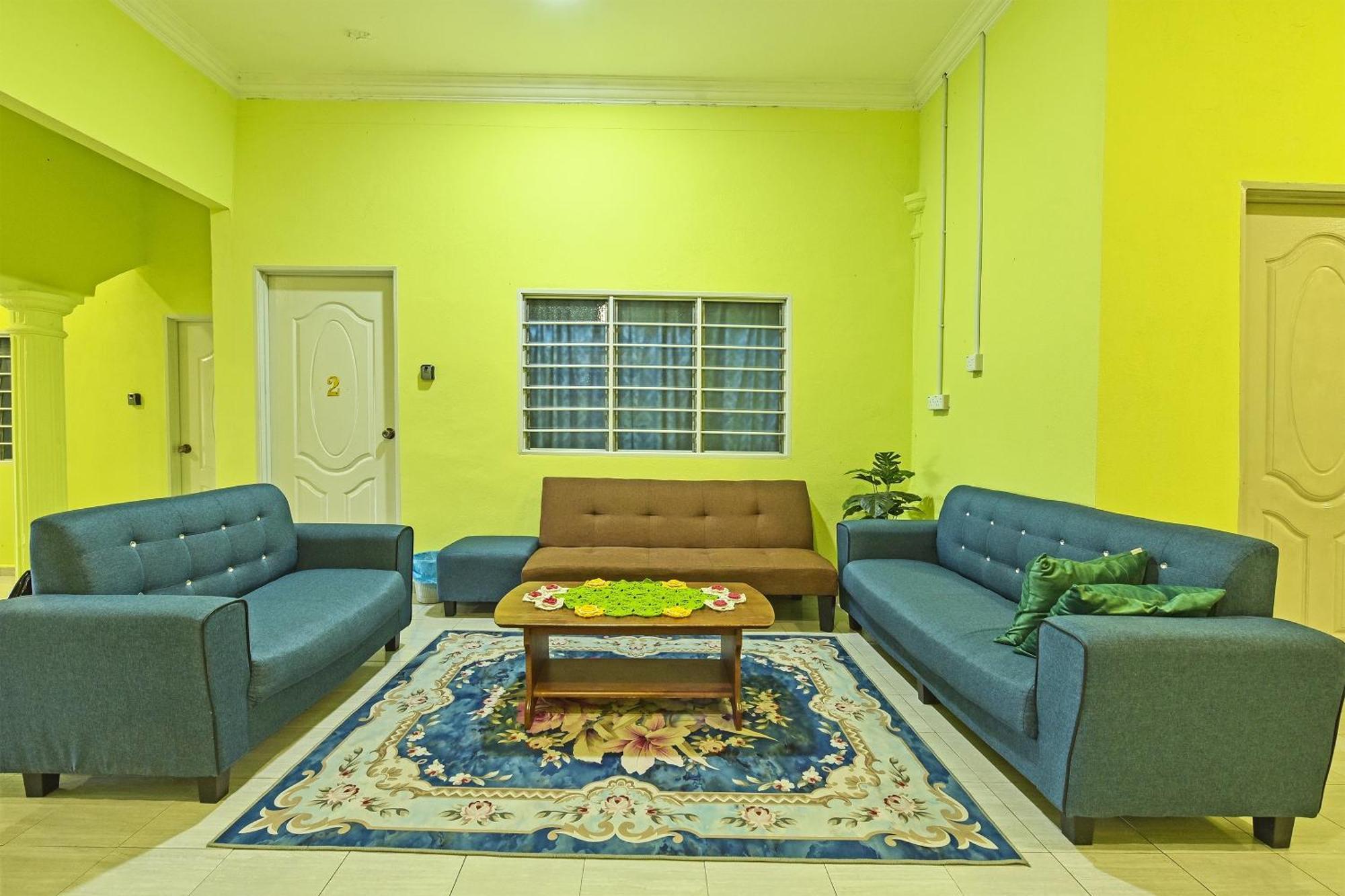 Oyo 90551 Zn Mix Homestay & Roomstay Kampung Raja Zewnętrze zdjęcie