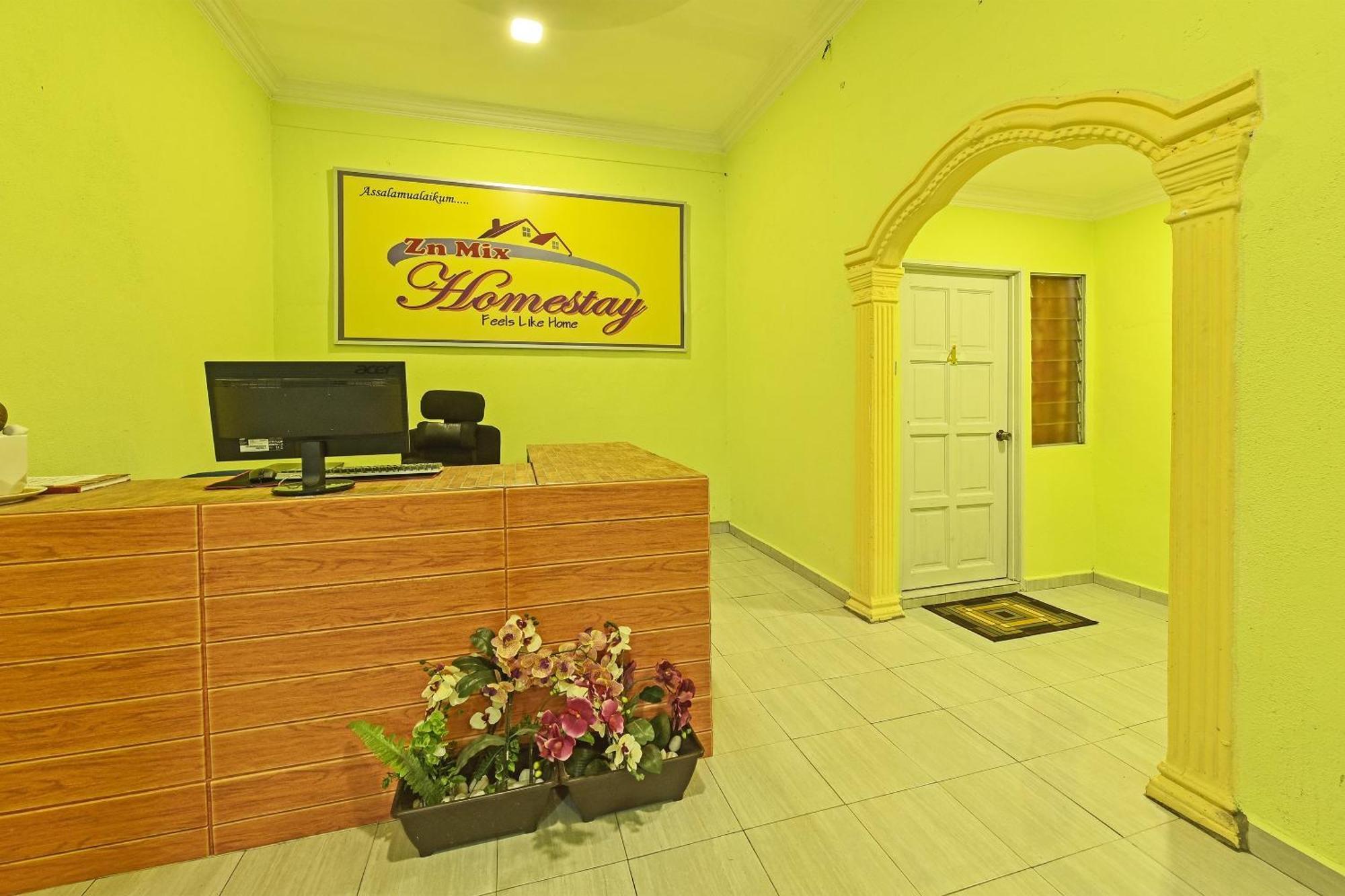 Oyo 90551 Zn Mix Homestay & Roomstay Kampung Raja Zewnętrze zdjęcie